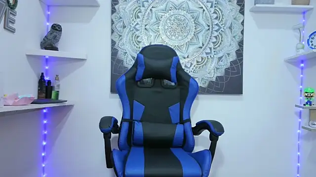 nextboywell1 online show from April 15, 2026, 4:19 am