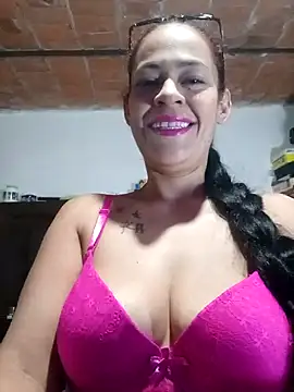 cositabonita08 online show from September 8, 2025, 9:47 pm