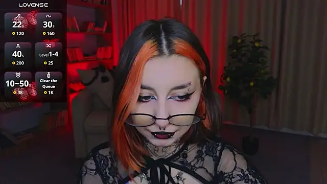 Snapshot of Mistress__Marcelline chatting on June 19, 2026, 2:05 am Mistress Marcelline online show from June 19, 2026, 2:05 am