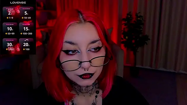 Snapshot of Mistress__Marcelline chatting on July 14, 2026, 1:41 am Mistress Marcelline online show from July 14, 2026, 1:41 am