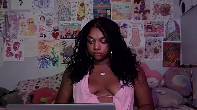 Snapshot of XKimmyGreen chatting on June 25, 2026, 4:45 am XKimmyGreen online show from June 25, 2026, 4:45 am