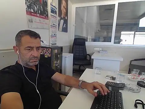 rafasilva3535 online show from September 18, 2025, 1:57 pm