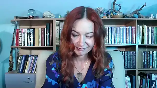 Foxilady357 online show from April 4, 2026, 1:41 pm