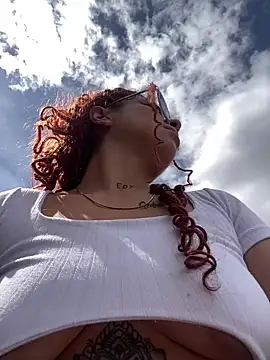 Snapshot of haally-mll chatting on October 20, 2025, 6:30 pm haally-mll online show from October 20, 2025, 6:30 pm