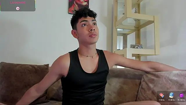 LoganTwink18 online show from January 8, 2026, 11:07 pm