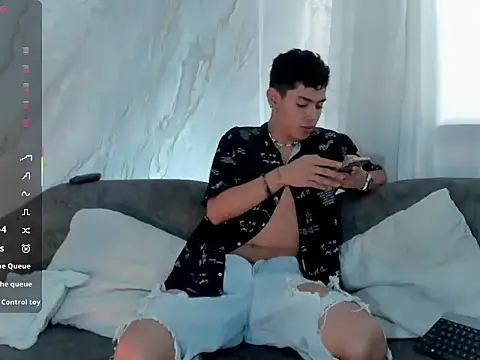 LoganTwink18 online show from February 22, 2026, 4:05 pm