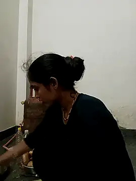 Guriya0076 online show from November 15, 2025, 1:29 pm