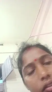 Snapshot of Guriya0076 chatting on May 25, 2026, 11:33 pm Guriya0076 online show from May 25, 2026, 11:33 pm