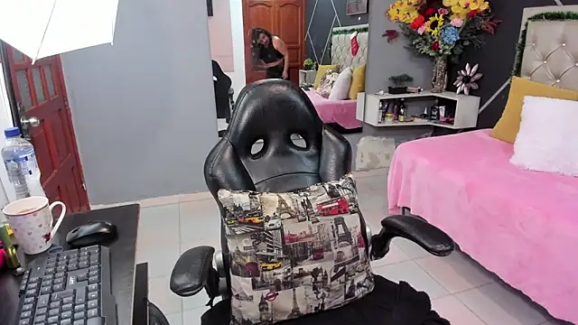 kris milff online show from December 15, 2025, 8:57 pm