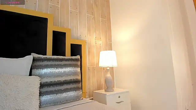 isabellasouza online show from January 6, 2026, 7:50 pm