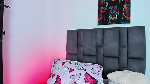 Snapshot of abby_jones2 chatting on October 18, 2025, 3:31 am abby jones2 online show from October 18, 2025, 3:31 am