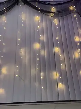 moan4mona online show from September 14, 2025, 4:22 am