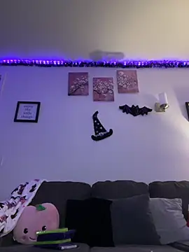 moan4mona online show from October 16, 2025, 3:18 am