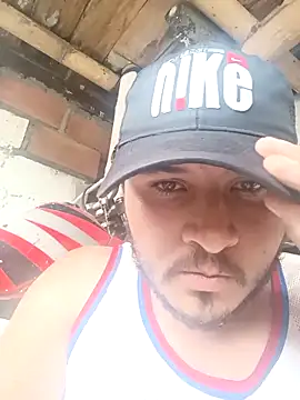 Snapshot of santiii___12 chatting on October 22, 2025, 7:13 pm santiii 12 online show from October 22, 2025, 7:13 pm