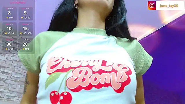 Snapshot of juno_tay chatting on October 31, 2025, 11:33 am juno tay online show from October 31, 2025, 11:33 am