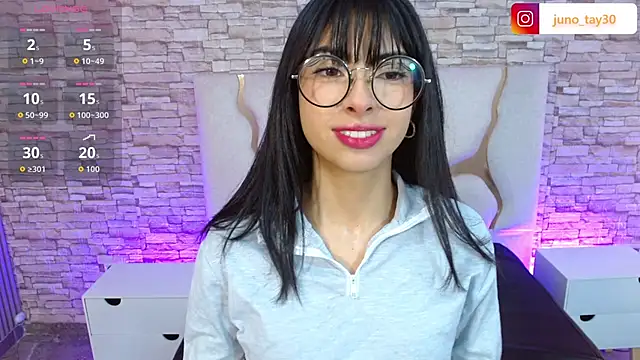 Snapshot of juno_tay chatting on November 4, 2025, 11:42 am juno tay online show from November 4, 2025, 11:42 am