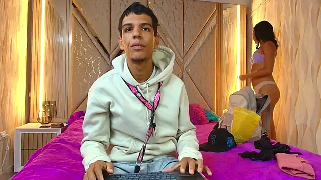 Hotcouple 222 online show from November 11, 2025, 7:30 am