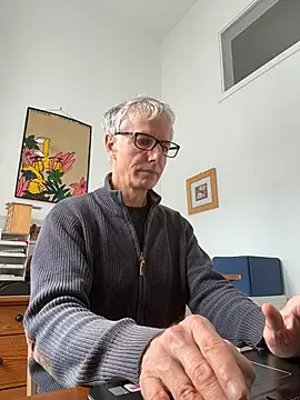 SexyLeon8 online show from March 27, 2026, 1:33 pm