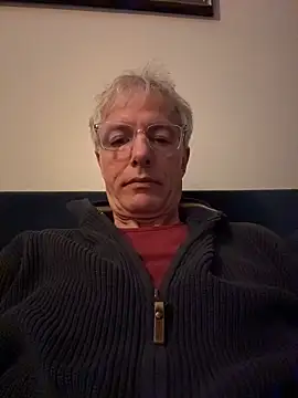 SexyLeon8 online show from April 7, 2026, 8:20 pm