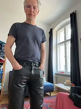 SexyLeon8 online show from April 11, 2026, 5:56 am