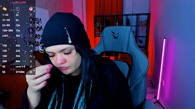 MaryHarrys online show from November 25, 2025, 2:55 am