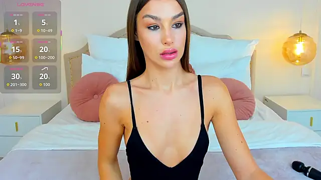 MilaMour online show from September 28, 2025, 7:19 pm