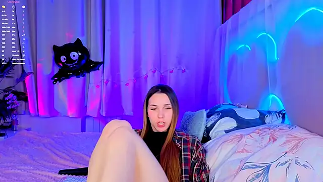 -CindyLou online show from October 24, 2025, 8:27 pm