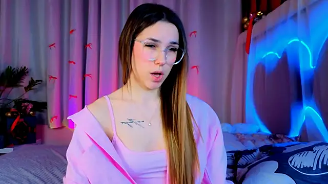 -CindyLou online show from January 8, 2026, 5:21 am