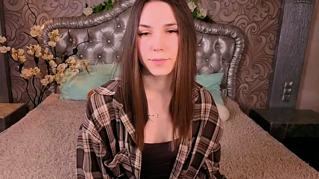 -CindyLou online show from February 10, 2026, 5:11 am