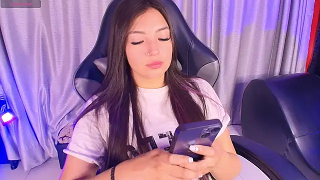 Adaara Rey online show from October 15, 2025, 8:53 pm