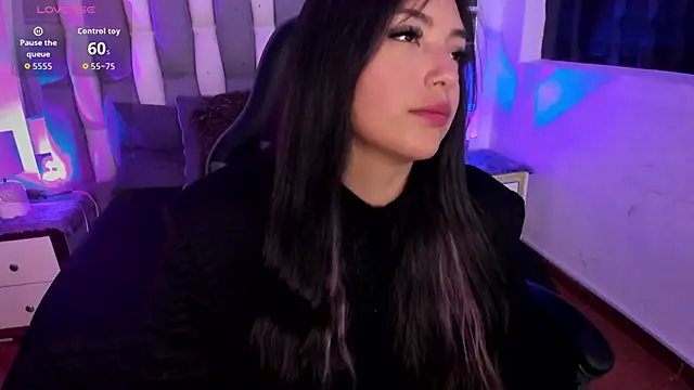 Adaara Rey online show from October 28, 2025, 7:27 pm