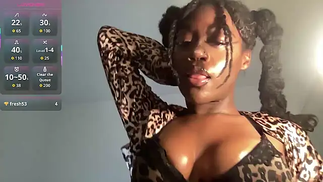 maskedgirl5005 online show from November 12, 2025, 3:40 am