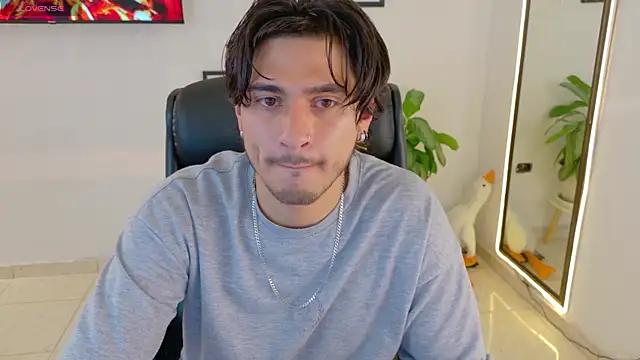 Elian savoy online show from December 2, 2025, 1:44 am