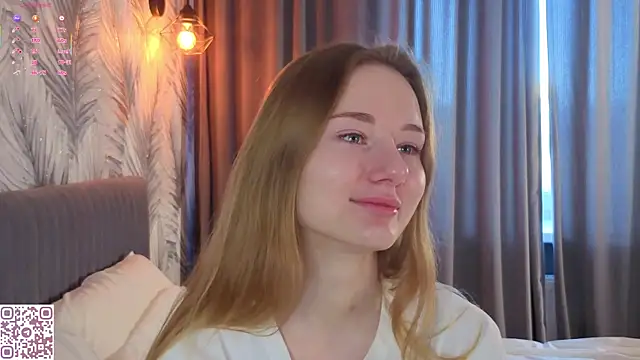 ElvinaRose online show from April 13, 2026, 4:40 am