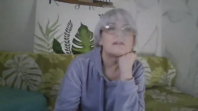 Catty Lady online show from December 15, 2025, 7:29 pm