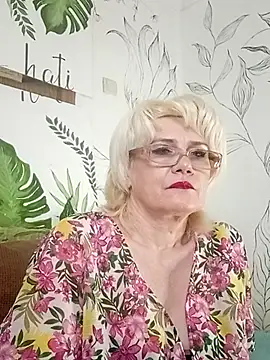 Snapshot of Catty_Lady chatting on June 15, 2026, 7:38 pm Catty Lady online show from June 15, 2026, 7:38 pm