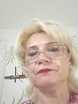 Snapshot of Catty_Lady chatting on June 20, 2026, 6:44 pm Catty Lady online show from June 20, 2026, 6:44 pm