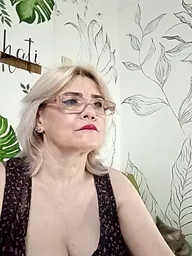 Snapshot of Catty_Lady chatting on July 17, 2026, 7:52 pm Catty Lady online show from July 17, 2026, 7:52 pm