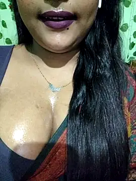 Snapshot of JIYA-04 chatting on June 16, 2026, 1:36 pm JIYA-04 online show from June 16, 2026, 1:36 pm