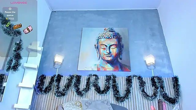 Saracooper   online show from December 19, 2025, 3:57 am