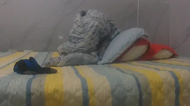 sabrina v  online show from December 17, 2025, 3:51 pm