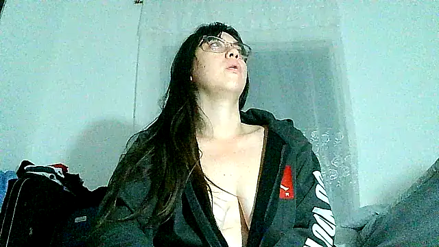 lareinalareinadelanal online show from September 28, 2025, 9:47 am