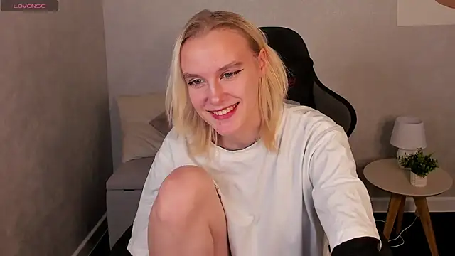 Carolin Miller online show from October 22, 2025, 4:57 am