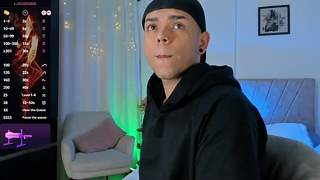 jhosepMoreno online show from October 14, 2025, 3:57 pm