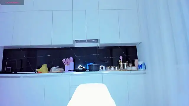 nana le online show from November 9, 2025, 1:20 pm