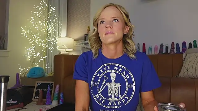 Taylorlove303 online show from March 26, 2026, 10:10 am