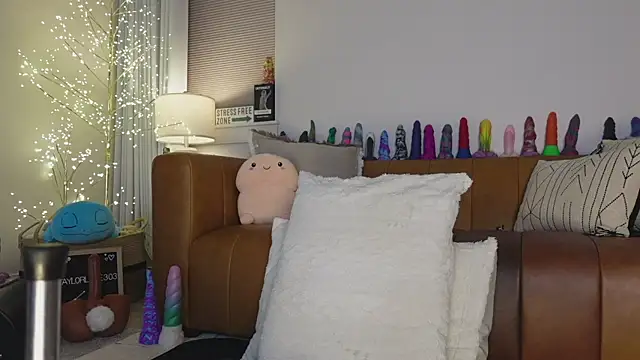 Taylorlove303 online show from April 7, 2026, 10:15 am