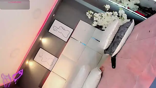 LiaFernandaa online show from March 15, 2026, 1:39 pm