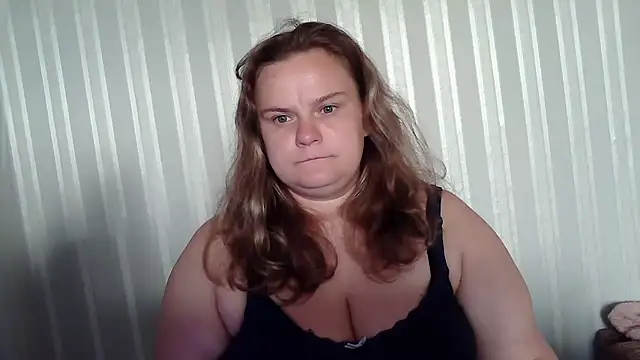 HollyXEva online show from September 9, 2025, 6:02 am
