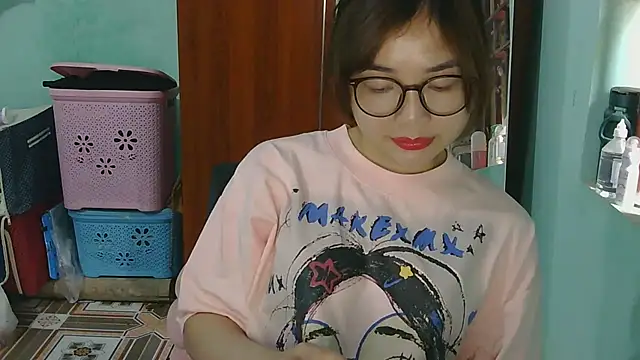 Uhem112 online show from October 6, 2025, 12:41 am